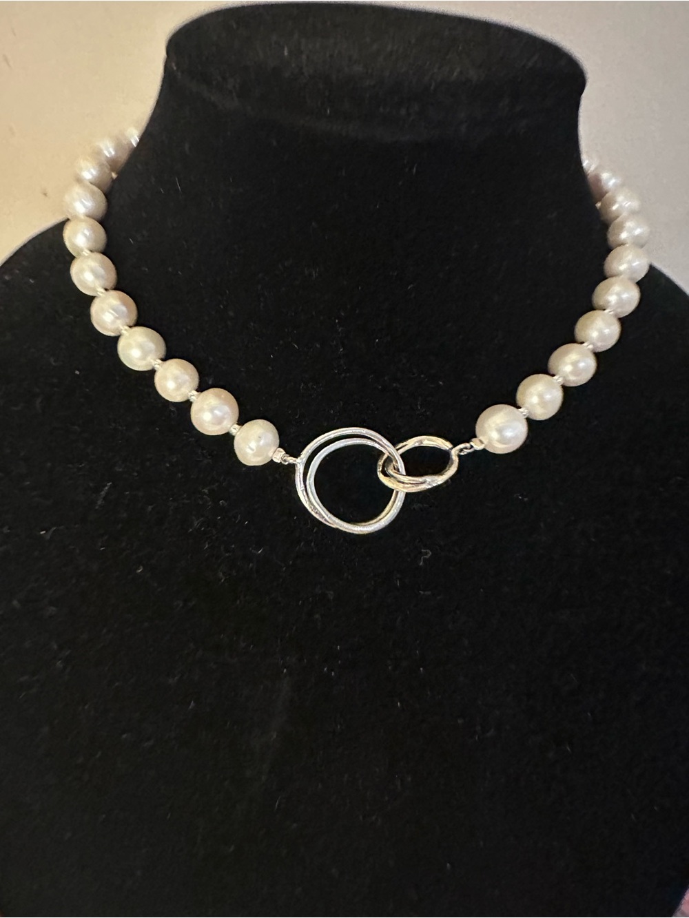 Opulenza Pearl Beaded Necklace with Silver Interlocking Rings